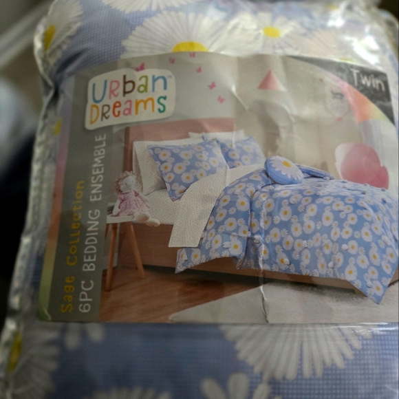 Blue Girls Floral Bedding Ensemble Twin 6 Piece Set NWOT